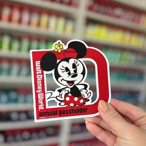 Walt Disney World - AP - Annual Passholder Magnet Minnie Mouse Authentic